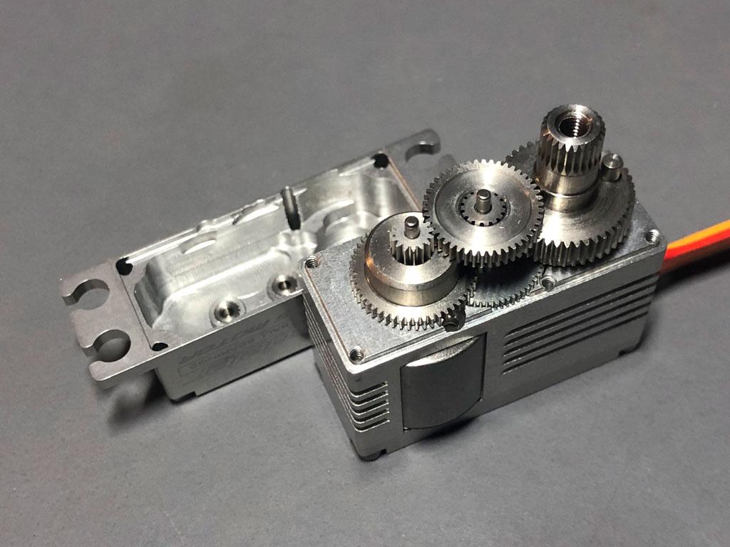 image showing the gear train of a ProModeler DS205BLHV servo