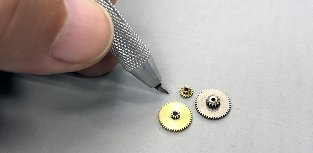 Close up photo of ProModeler micro gears as fitted to DS100DLHV and DS150CLHV