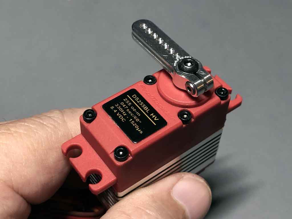 Image showing a PDRS20-25T servo arm on a DS255BLHV