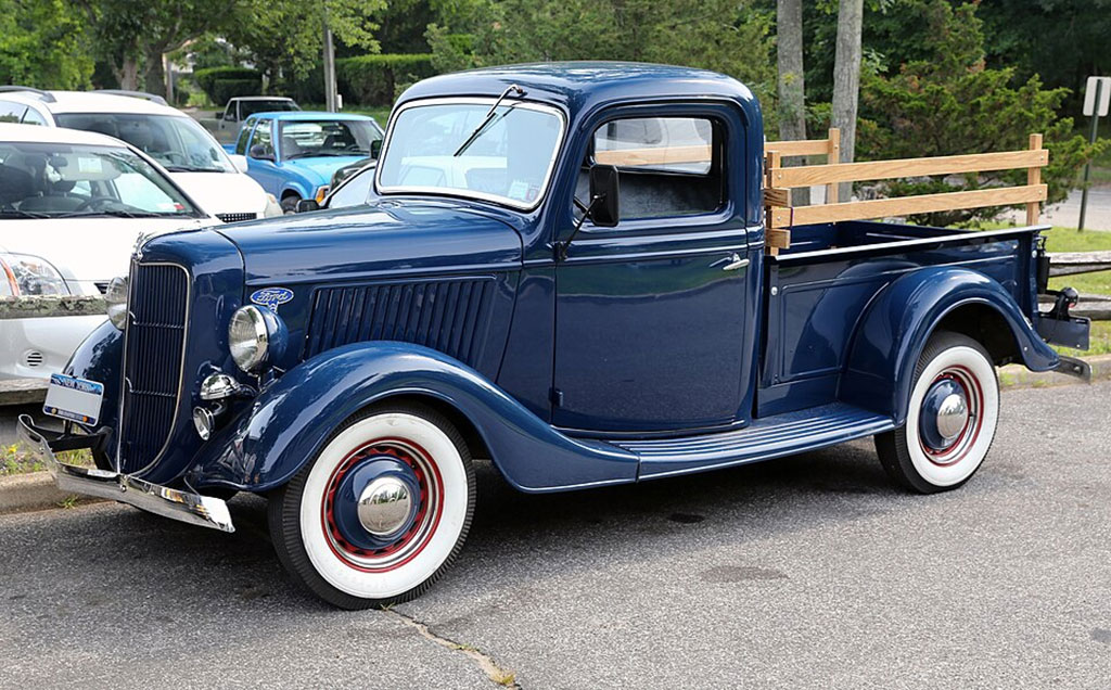 Photo of a gorgeous Ford Model 67, a half-ton pickup equivalent to todays F-150