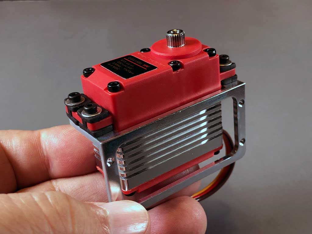 Close up of a standard size sidemounted servo