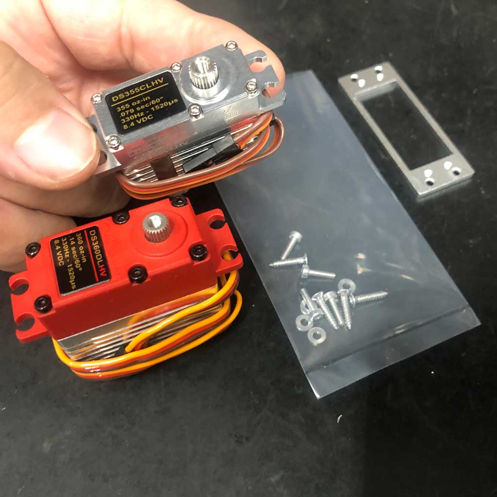DS355 servo features a full aluminum case while the DL-series servos have a hybrid case
