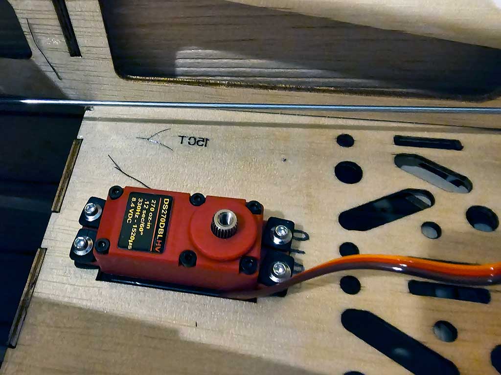 Rudder servo installation