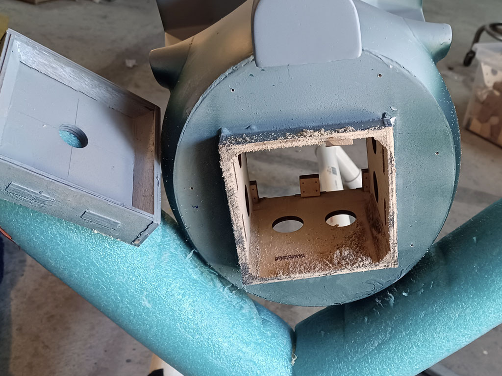 Close up photo of the remaining firewall for the Saito FG-90R3 engine instllation witihin the TopRC Models 5th scale A6M5 Zero