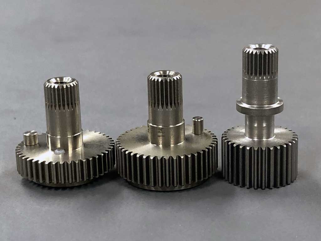 Comparison of output gear and shaft on three different servos; DS505/630 on left, DS930 middle, DS635 right