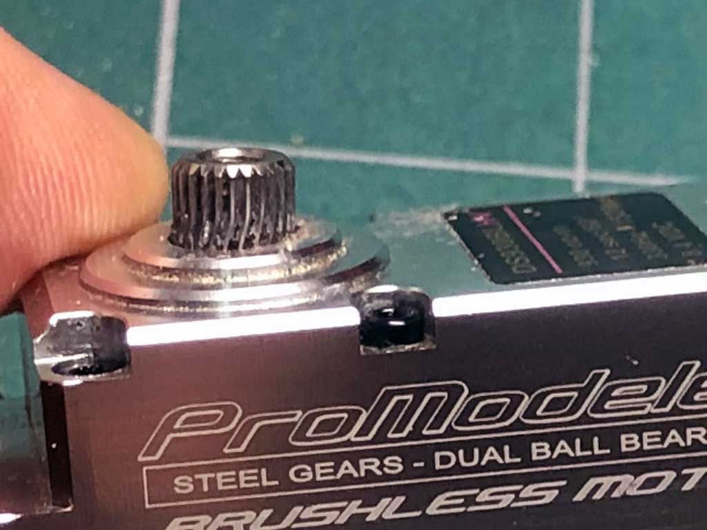 Close-up of damaged spline on a servo