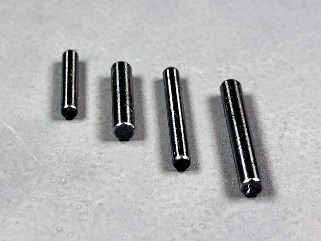 Extreme close up of gear shafts, the two larger diameter ones (2mm) are fitted to the ProModeler DS630BLHV while the more slender (1.5mm) diameter shafts are fitted to the AccuTORQ 600SG.