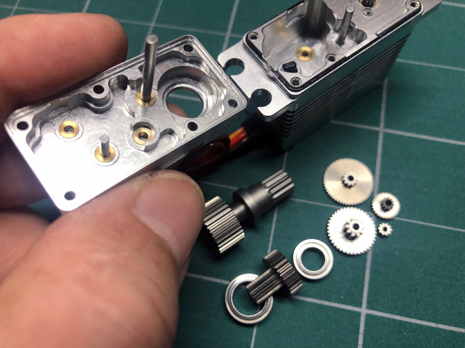 Close up photo showing the ProModeler DS635BLHV guts